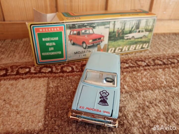 Модель машинка