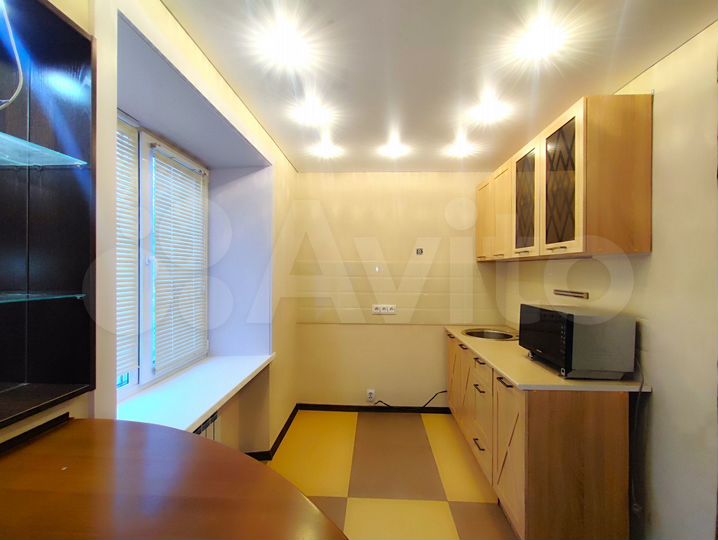 3-к. квартира, 70 м², 1/9 эт.