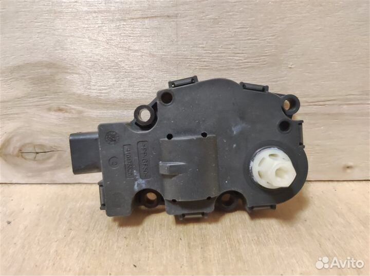 Моторчик заслонки отопителя Audi A4 B8