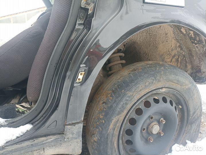 Крыло заднее левое для Audi 100 C4