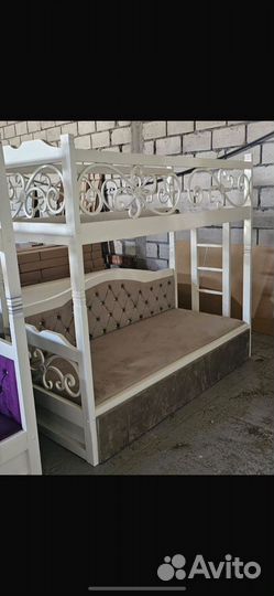 Двухярусная кровать