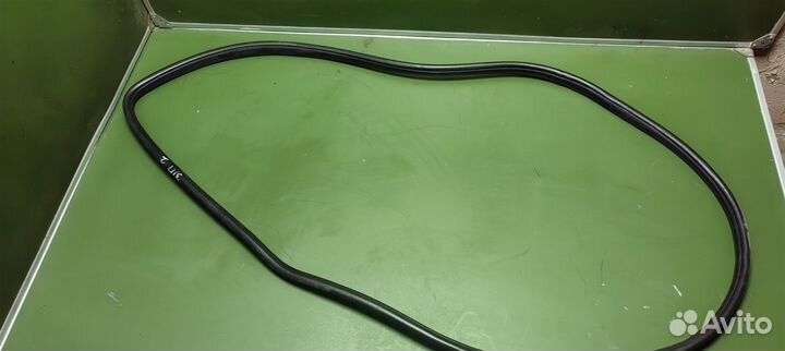 Уплотнитель дверного проема задний правый Nissan