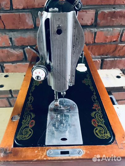 Швейная машинка пмз 2-м 1968г рабочая