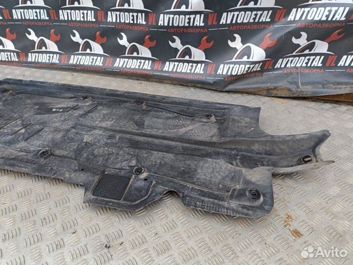 Защита днища кузова левая Skoda Rapid хэтчбек