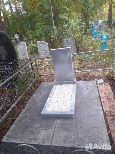 Изготовление памятников, благоустройство участка