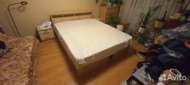 Кровать с матрасом