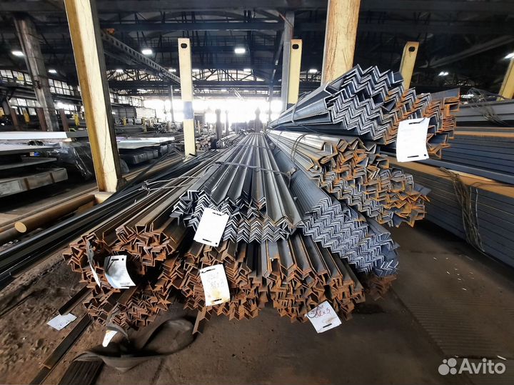 Уголок металлический 100х100х7 длина 6м Ст3
