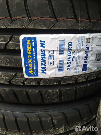 Maxtrek Maximus M1 245/40 R18