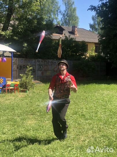 Артист жонглёр