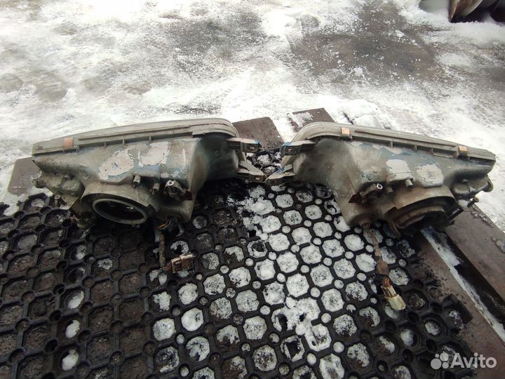 Фара Mitsubishi Space Runner 1,Space Wagon 2