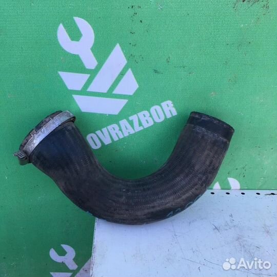 Патрубок интеркулера Фольксваген Пассат Б6