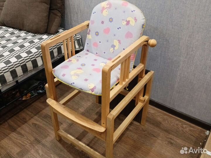 Детский стол и стул. Стульчик для кормления