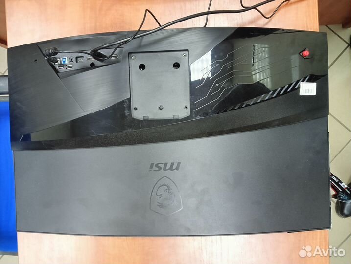 Игровой монитор MSI MAG322CQR