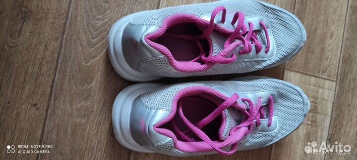Кроссовки для девочки