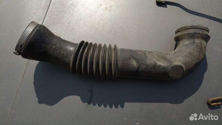 Патрубок впускной Ford Fiesta