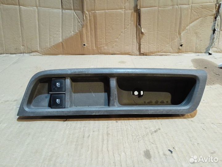 Блок управления стеклоподьемниками Chevrolet Cobal