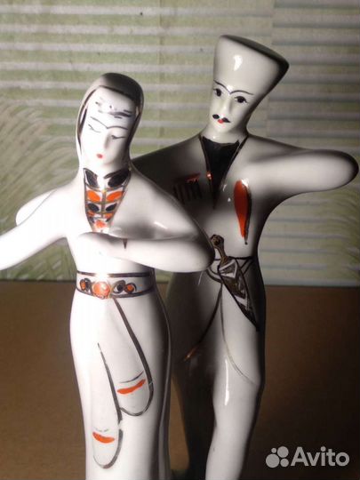 Редкая статуэтка, Танец лезгинки