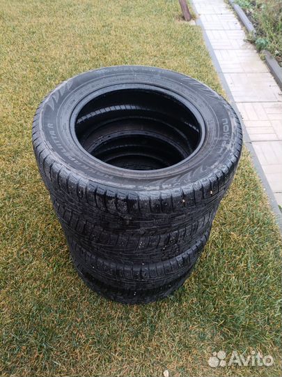 Nokian Tyres Hakkapeliitta R 215/65 R16