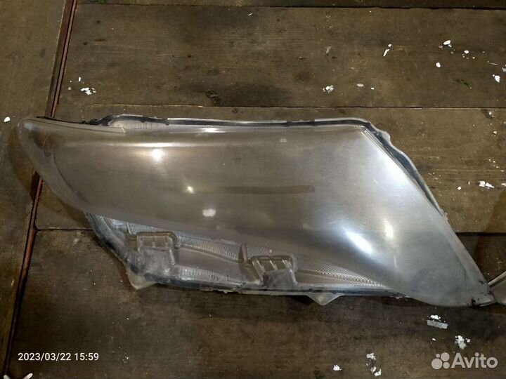 Стекла фар Тойота venza