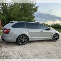 Skoda Octavia RS 2.0 AMT, 2019, 250 000 км, с пробегом, цена 2 300 000 руб.