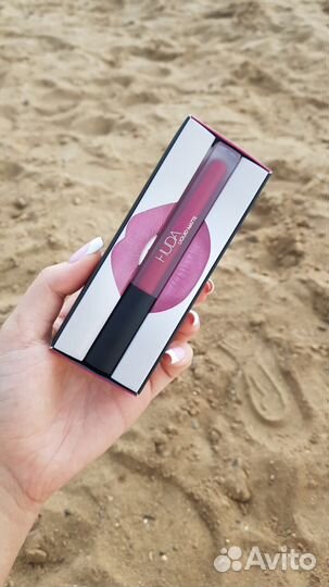 Huda beauty матовая помада trophy wife