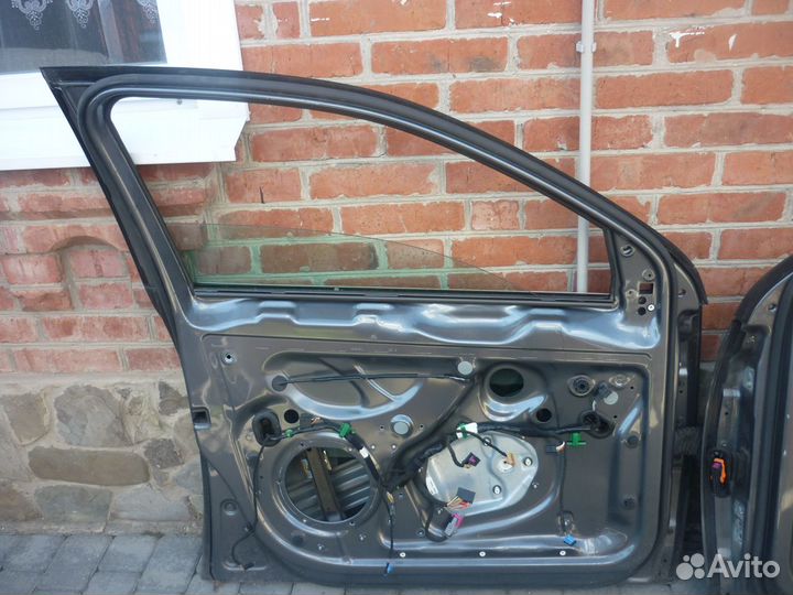 Дверь передняя задняя на фольксваген джетта 5