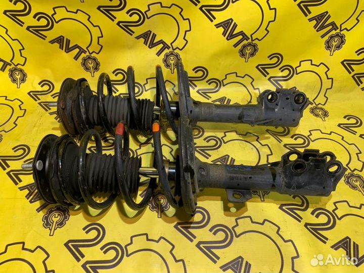 Стойки комплект передние Toyota Camry ACV30 2AZ-FE