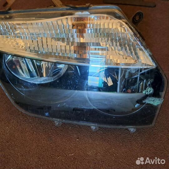 Фара Renault Duster