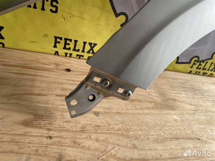 Крыло переднее левое Honda Stream (rn6) 2006-2014