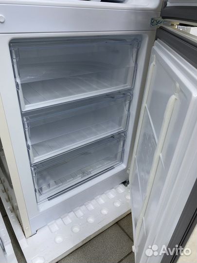 Холодильник нт 4180M hotpoint-ariston