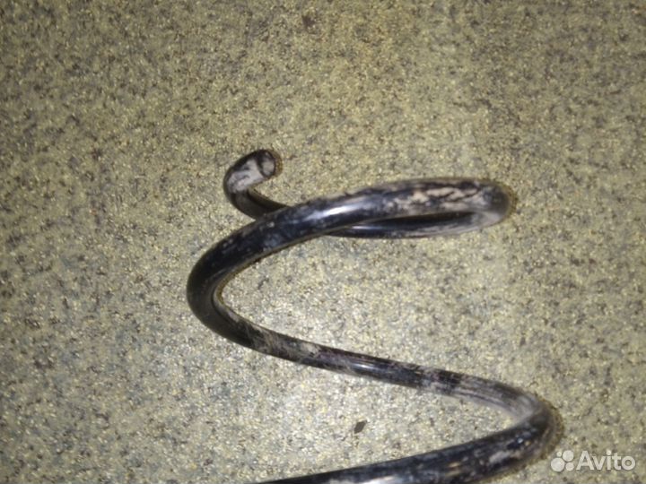 Передняя пружина подвески Toyota Camry 50 3.5