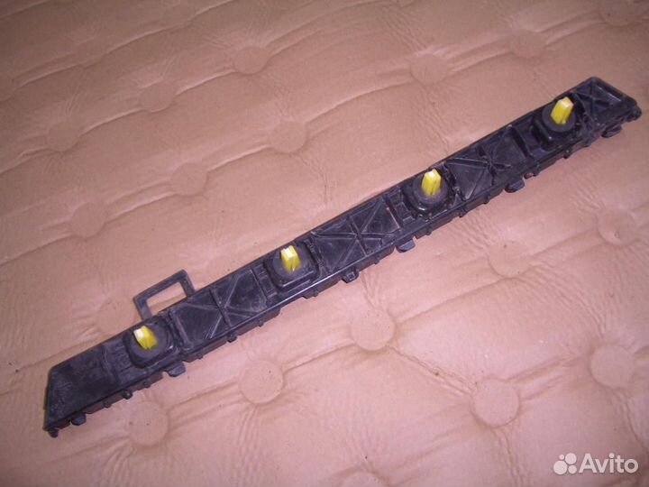 Направляющая заднего бампера левая hyundai Solar