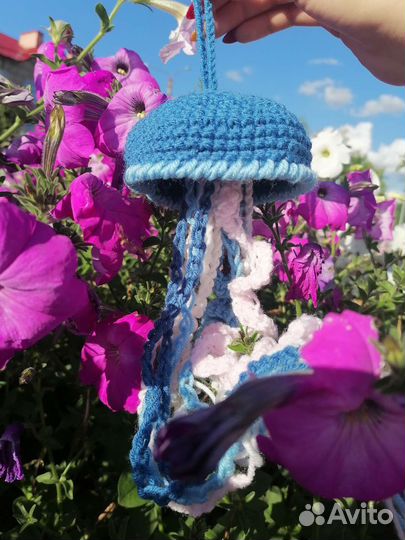 Вязаная медузка