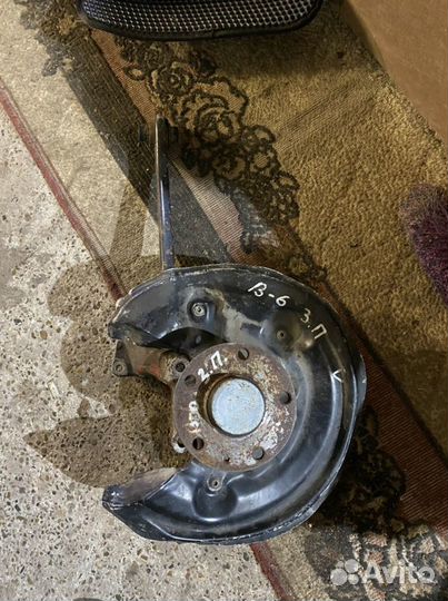 Кулак поворотный задний правый passat б6