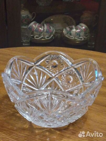 Хрустальная конфетница