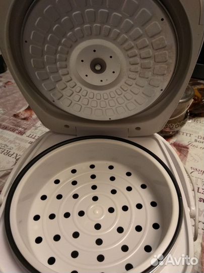 Мультиварка -мантоварка