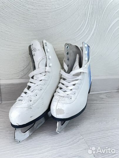 Коньки фигурные, р. 35