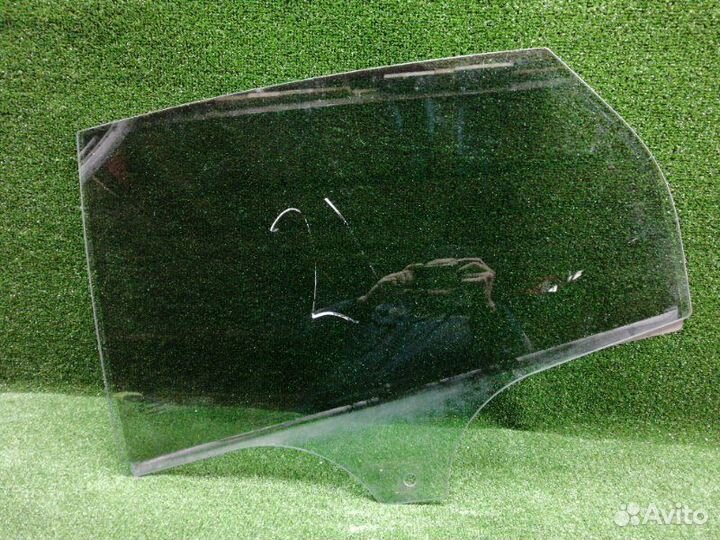 Стекло заднее левое Ford Focus 3 CB xqda 2012
