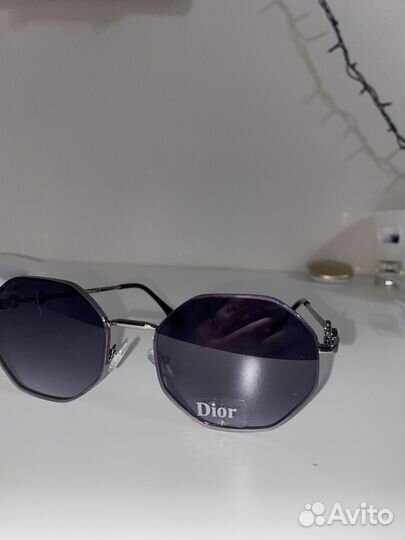 Солнцезащитные очки