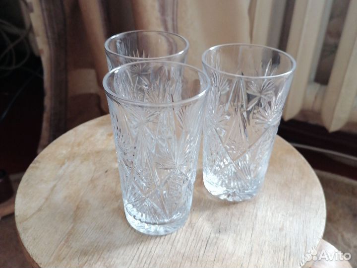 Хрустальные рюмки, стаканы, стопки