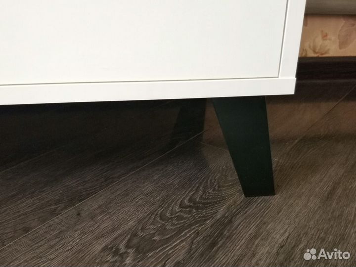 Комод белый высокий