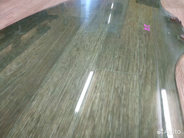 Стекло двери передней правой Mazda Capella GF