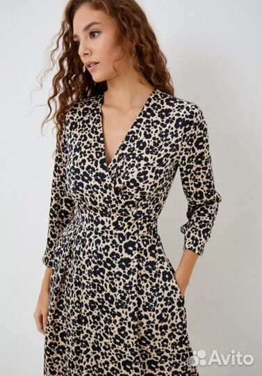 Платье на запах с цветочным принтом размер 46