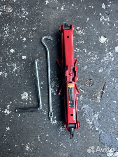 Домкрат 1500 кг