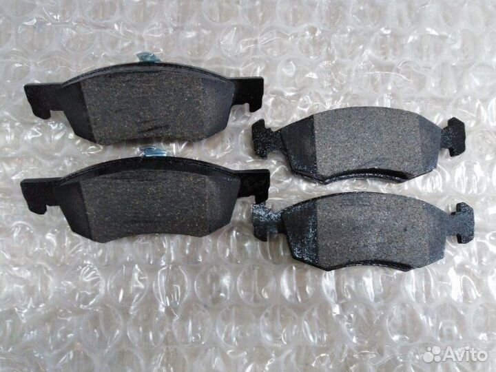 Колодки дисковые передние Renault Logan 2005