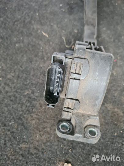 Педаль газа Ford Focus 2 kkda 2008