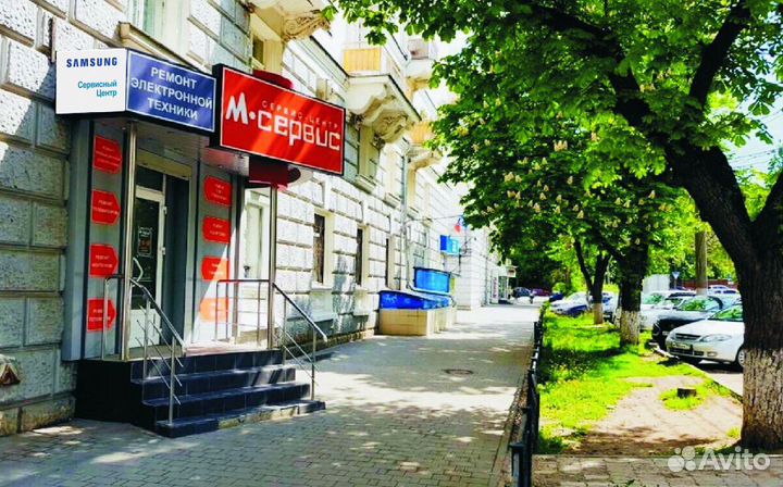 Мастер по ремонту телефонов, ноутбуков