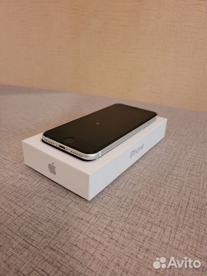 iPhone se 64gb 2020