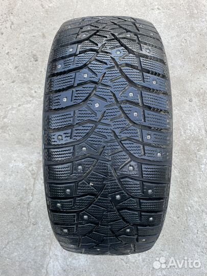 Bridgestone Blizzak Spike-02 245/45 R18