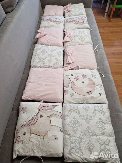 Комплект бортиков в кроватку, постельное бельё